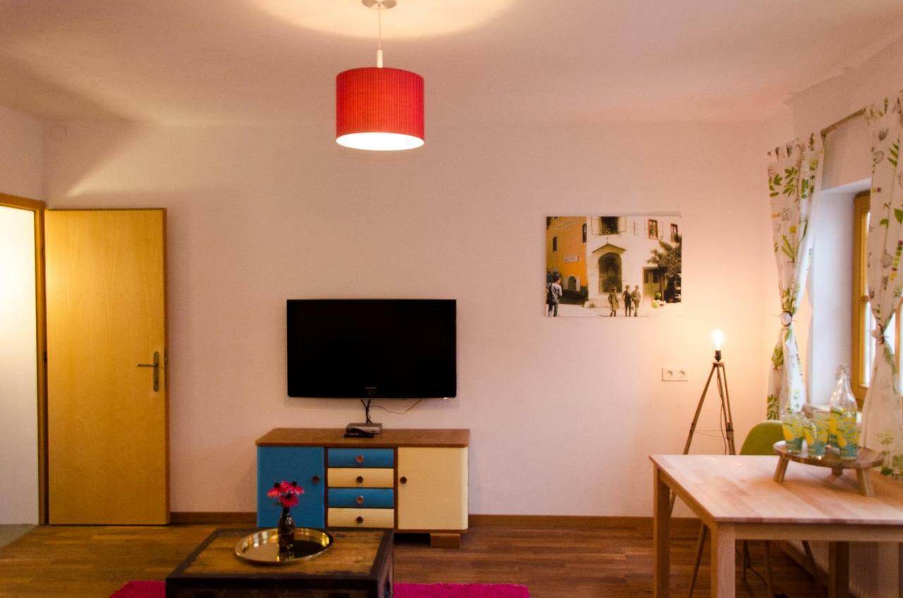 Ferienwohnung Pinkdeer Hallstatt Exterior foto